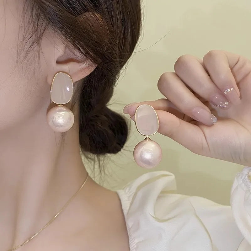 French New Classic Elegant Imitation Pearl Drop Earrings for Women Exquisite Dangle Wedding Earring Statement Fashion Jewelry